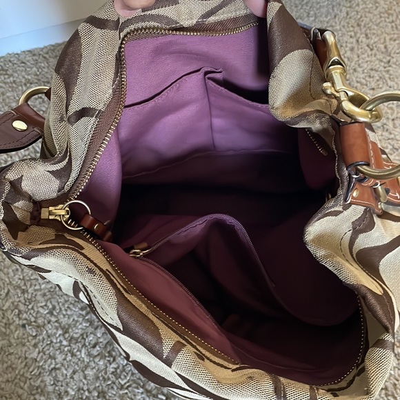 USED Authentic Coach Carly Signature HandBag
Purse Satchel - Picture 13 of 15